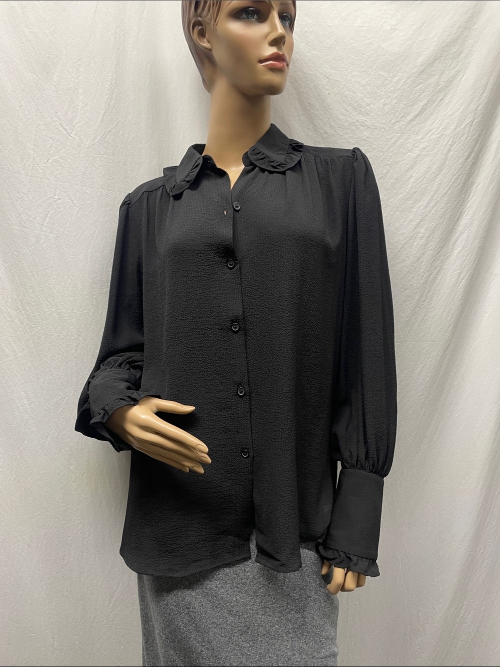Max Studio Women's Black Ruffle Long Sleeve Blouse NWT